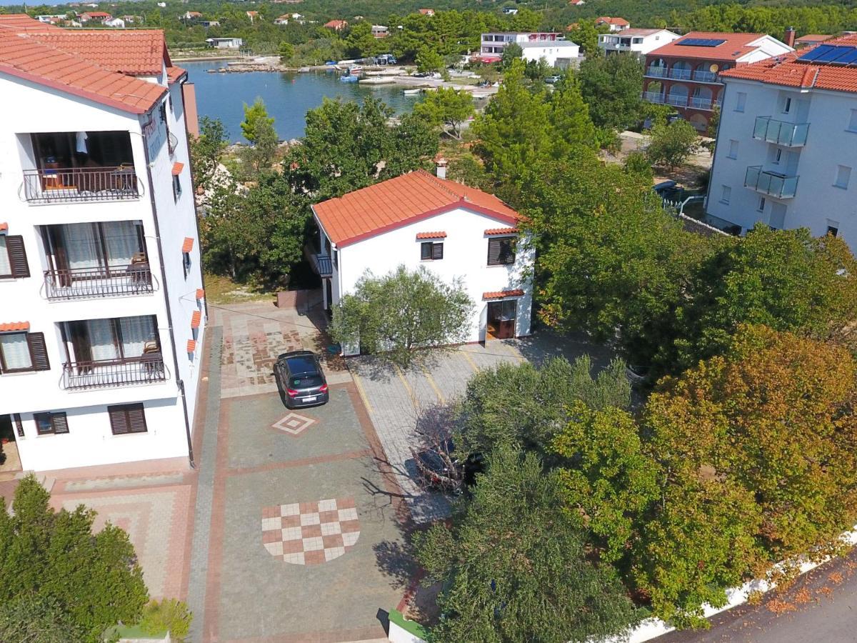 Pansion Croatia Bed & Breakfast Стариград-Пакленица Екстериор снимка