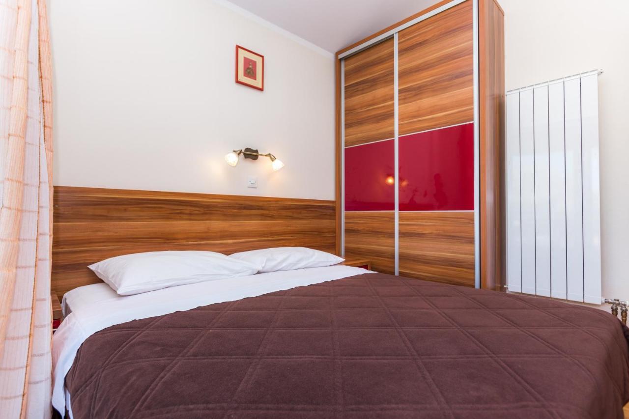 Pansion Croatia Bed & Breakfast Стариград-Пакленица Екстериор снимка