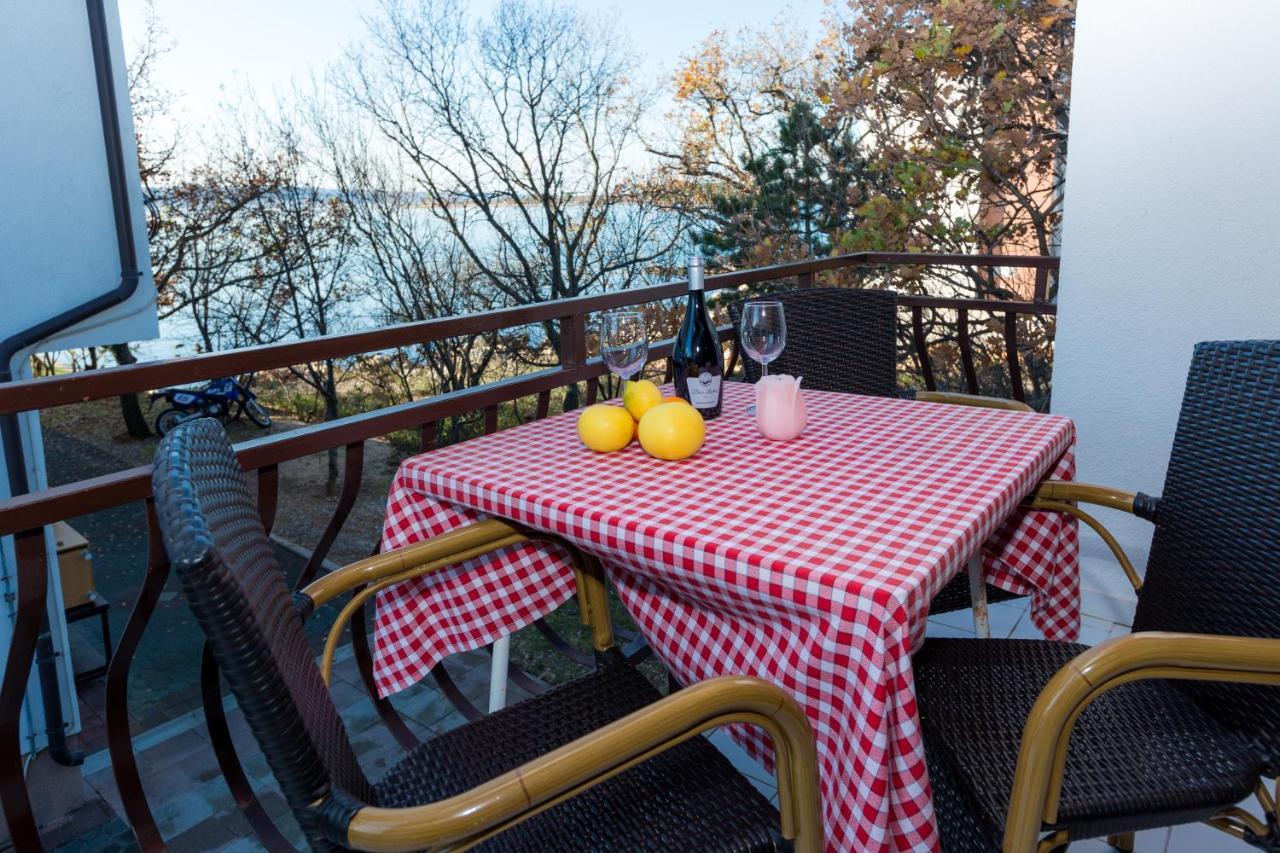 Pansion Croatia Bed & Breakfast Стариград-Пакленица Екстериор снимка