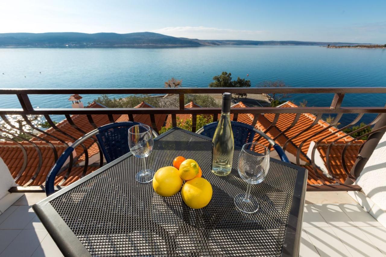 Pansion Croatia Bed & Breakfast Стариград-Пакленица Екстериор снимка