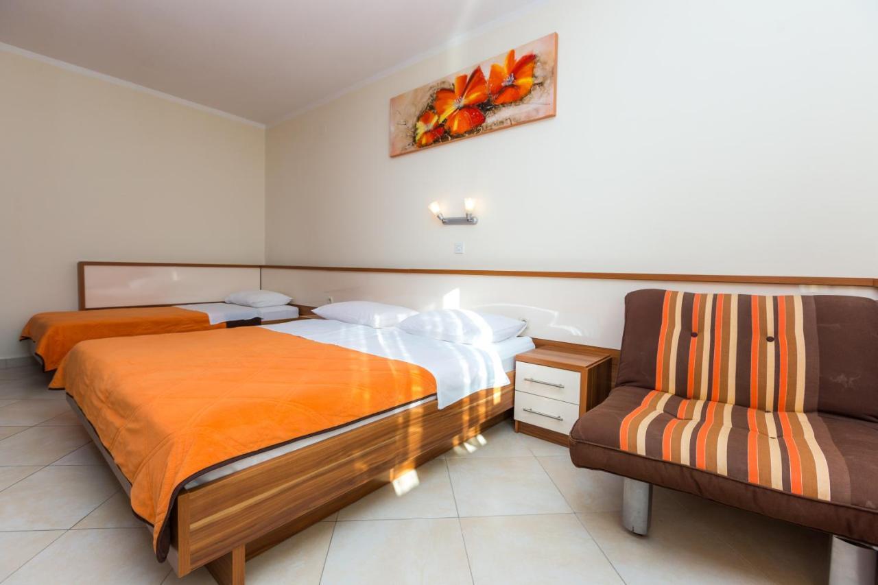 Pansion Croatia Bed & Breakfast Стариград-Пакленица Екстериор снимка