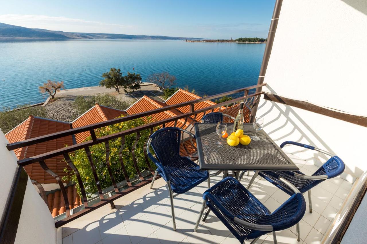 Pansion Croatia Bed & Breakfast Стариград-Пакленица Екстериор снимка