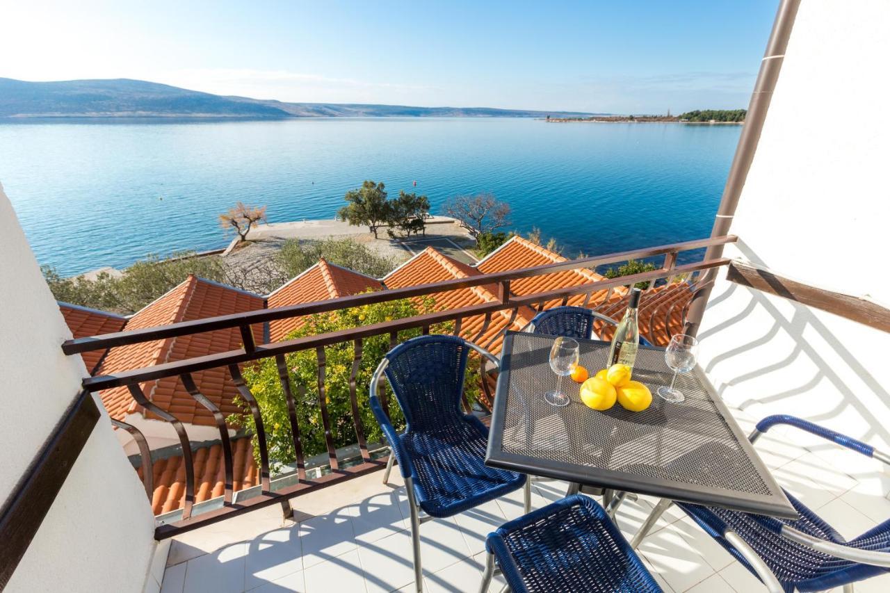 Pansion Croatia Bed & Breakfast Стариград-Пакленица Екстериор снимка