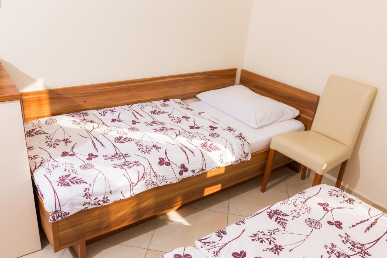 Pansion Croatia Bed & Breakfast Стариград-Пакленица Екстериор снимка
