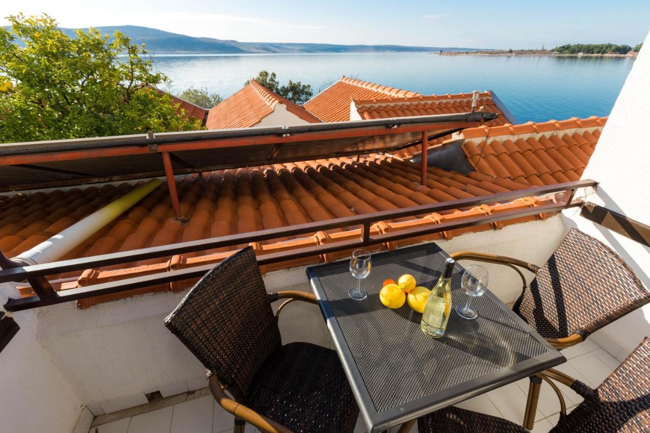 Pansion Croatia Bed & Breakfast Стариград-Пакленица Екстериор снимка
