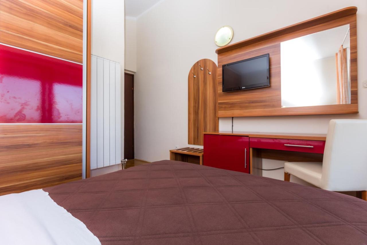Pansion Croatia Bed & Breakfast Стариград-Пакленица Екстериор снимка