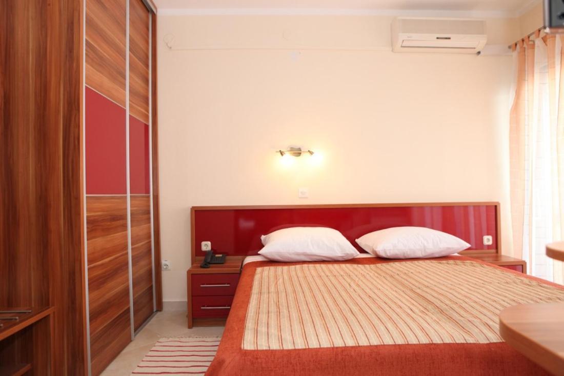 Pansion Croatia Bed & Breakfast Стариград-Пакленица Екстериор снимка