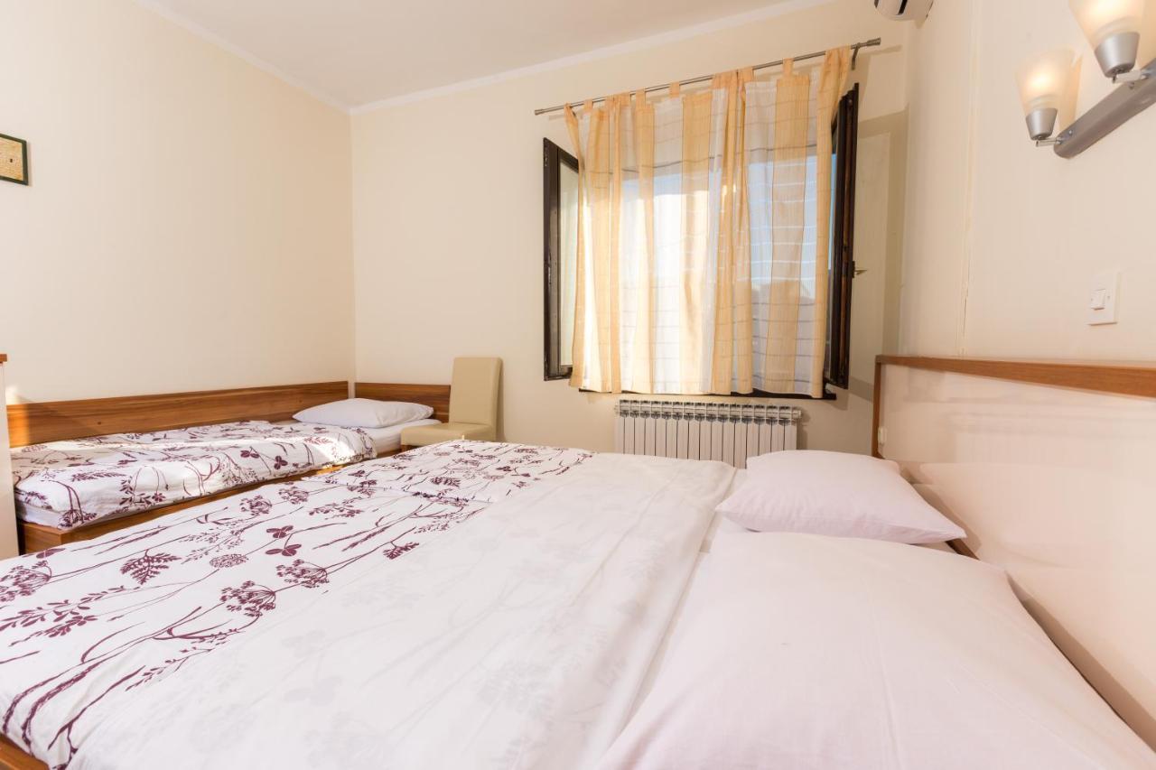 Pansion Croatia Bed & Breakfast Стариград-Пакленица Екстериор снимка